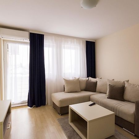 Airport Hotel Garni ベオグラード エクステリア 写真