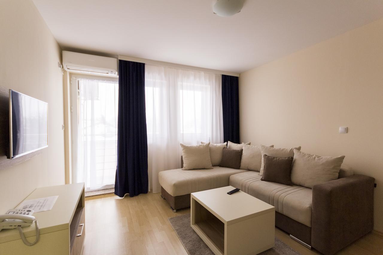 Airport Hotel Garni ベオグラード エクステリア 写真