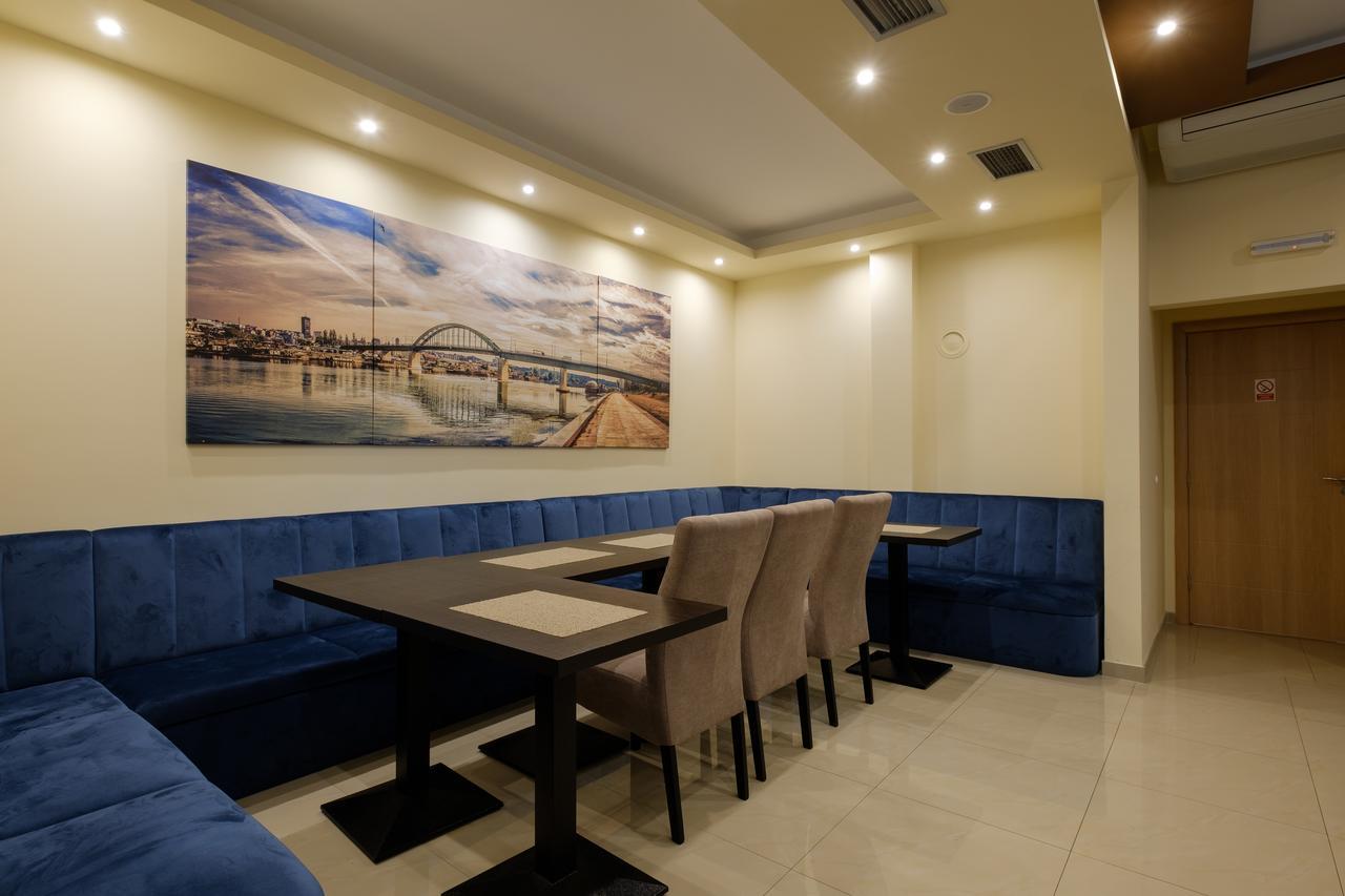 Airport Hotel Garni ベオグラード エクステリア 写真