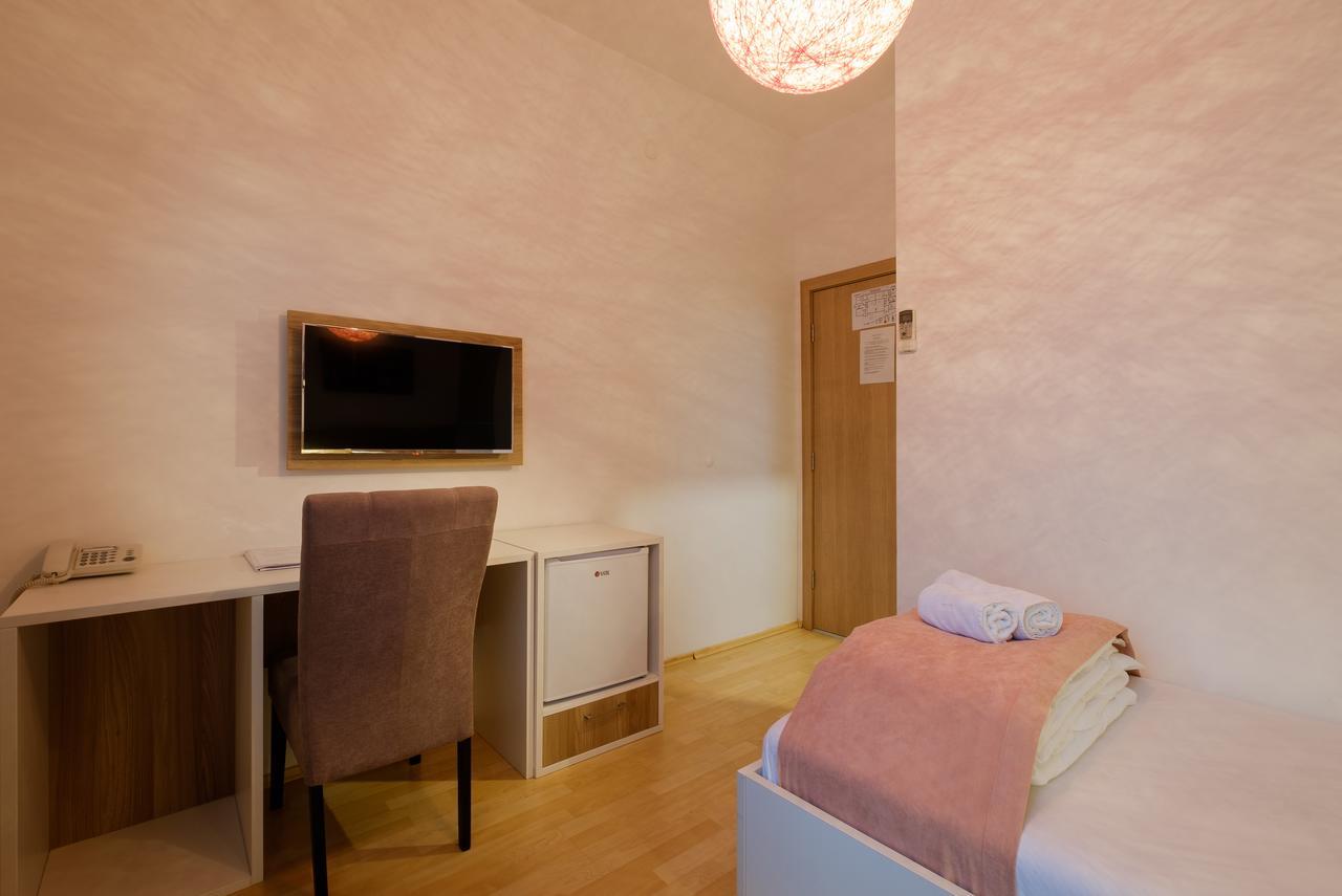 Airport Hotel Garni ベオグラード エクステリア 写真