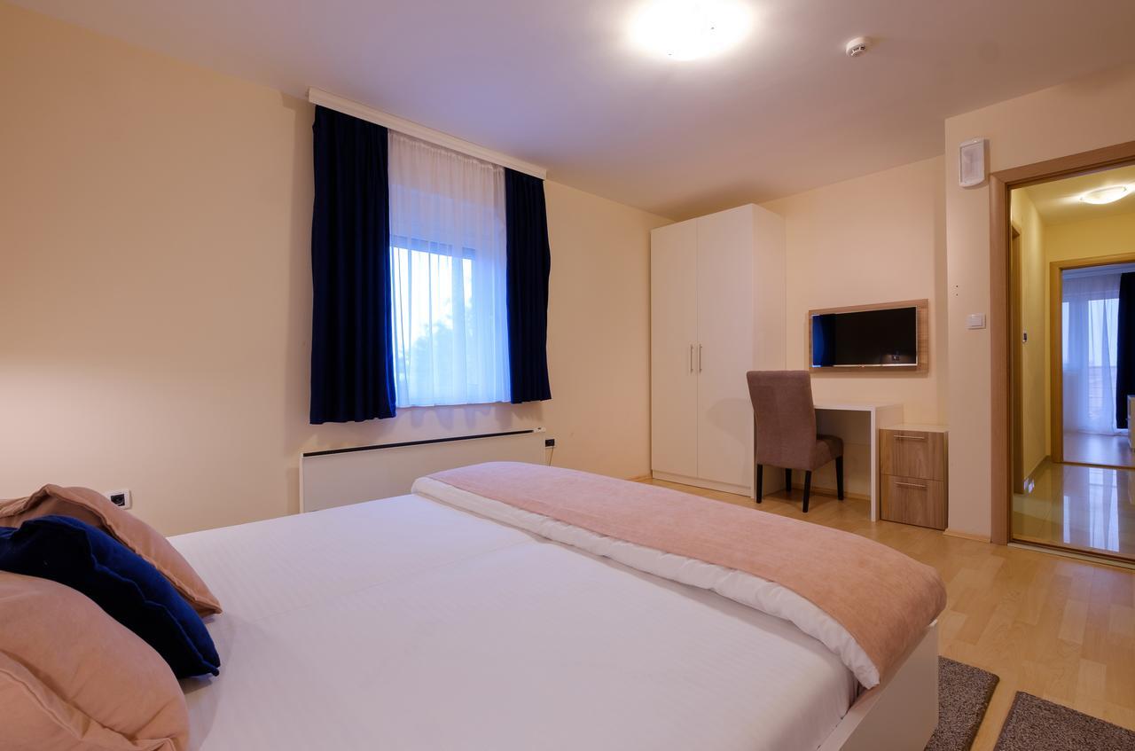 Airport Hotel Garni ベオグラード エクステリア 写真