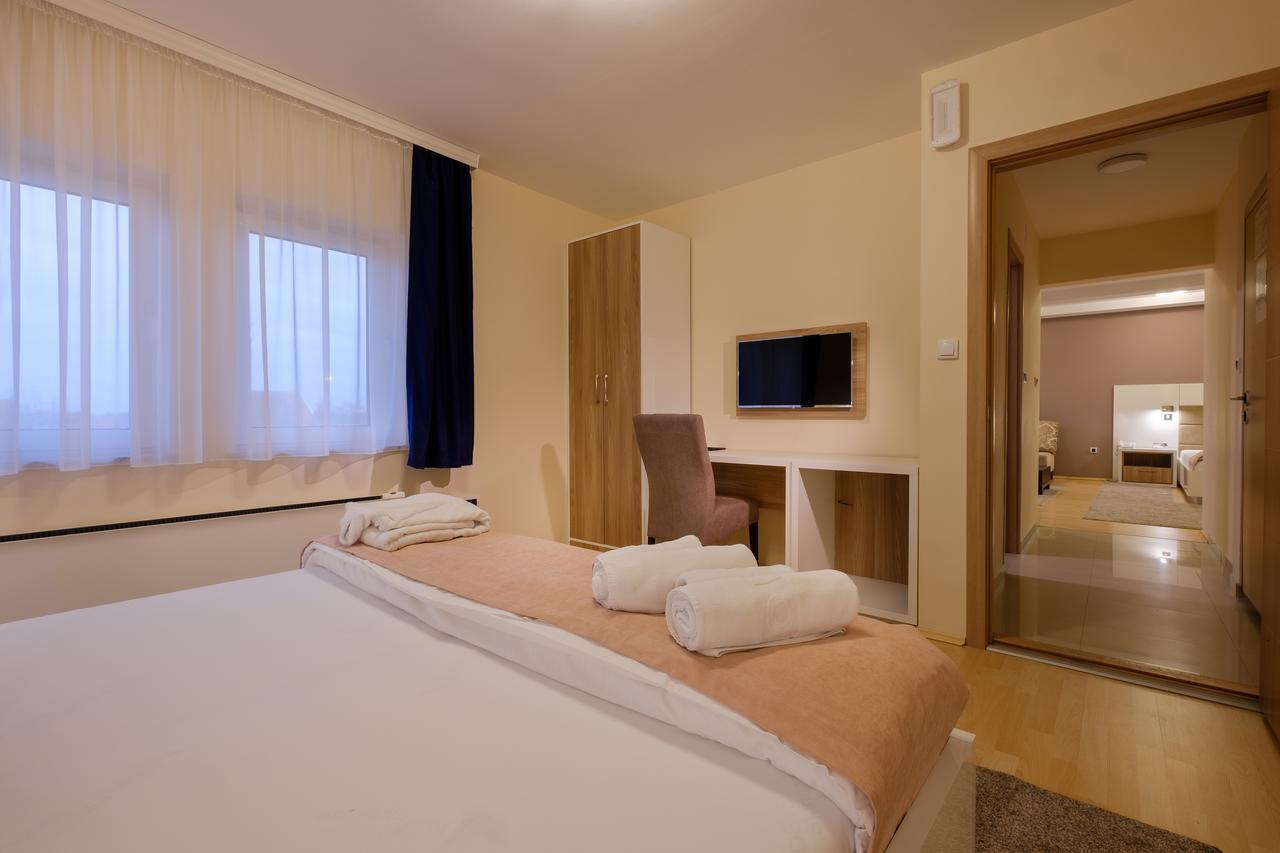 Airport Hotel Garni ベオグラード エクステリア 写真