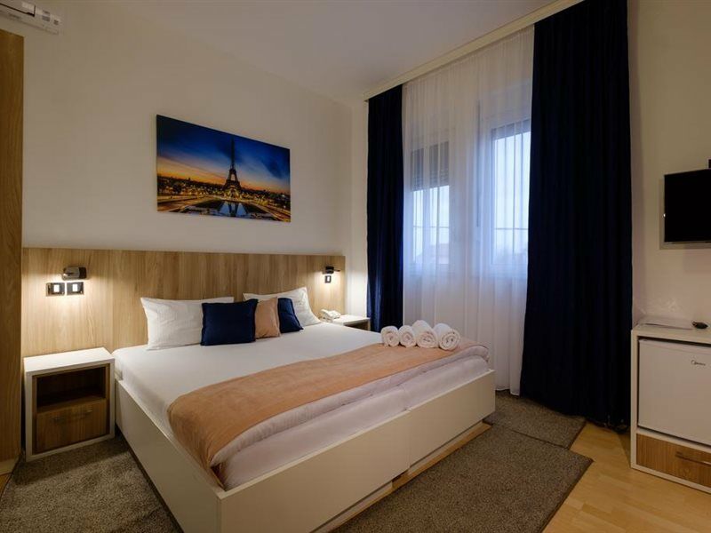 Airport Hotel Garni ベオグラード エクステリア 写真