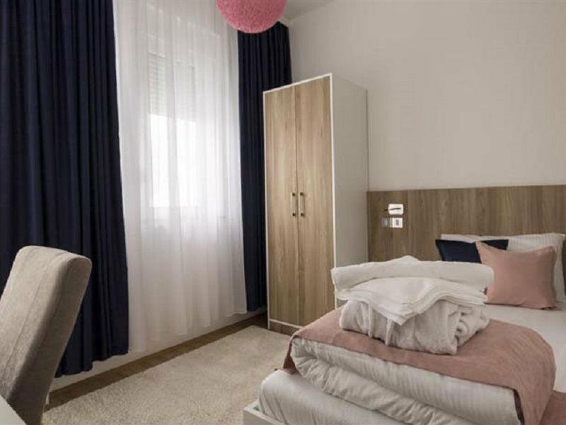 Airport Hotel Garni ベオグラード エクステリア 写真