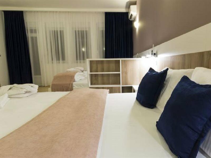 Airport Hotel Garni ベオグラード エクステリア 写真