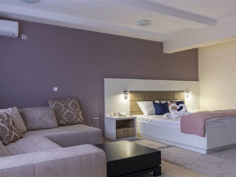 Airport Hotel Garni ベオグラード エクステリア 写真